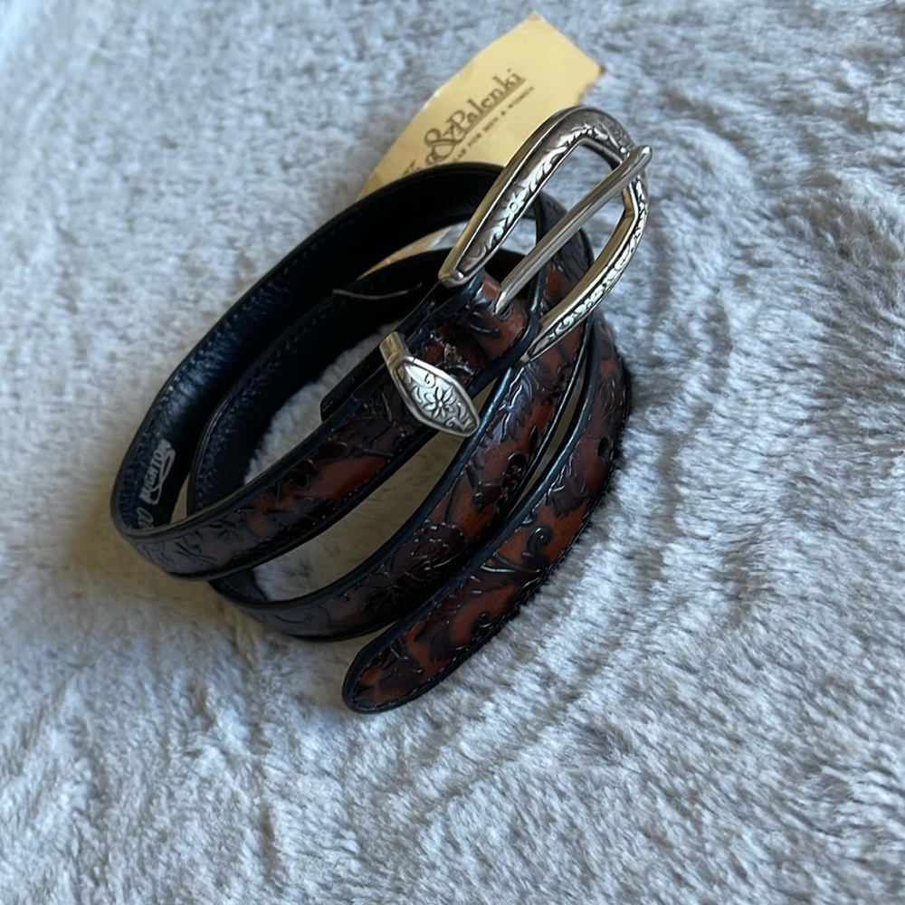 Brighton NWT skinny  patterned 28” Belt  black cognac
Leafy floral
